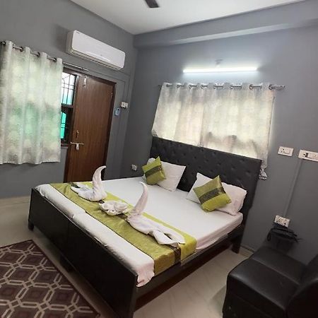 Hotel Aparajita Váránaszi Kültér fotó