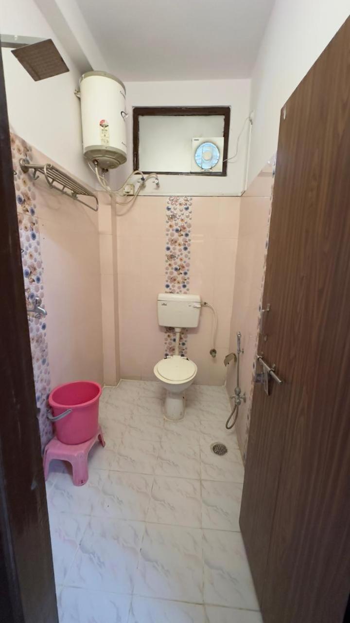 Hotel Aparajita Váránaszi Kültér fotó